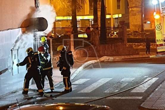 Explosiones en un cuadro eléctrico hacen saltar las alarmas en una calle de Los Llanos de Telde/TA.